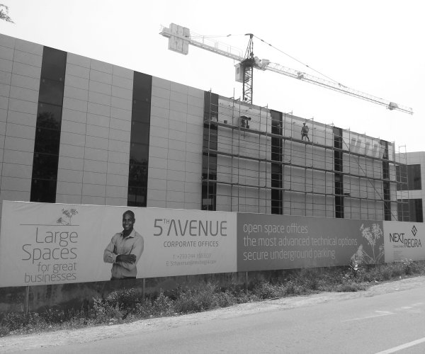 Our work: 5th Avenue Corporate Offices | Granite Branco Micaela