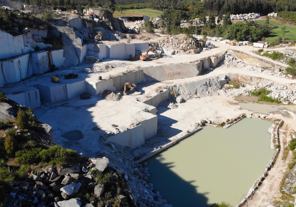 Aerial image of the Branco Micaela quarry