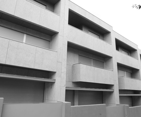 Our work: Fernando Rocha Building | Granite Amarelo Vila Real