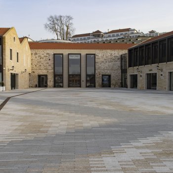 As nossas obras: World of Wine | Granito Amarelo Vila Real, Mármore Thassos