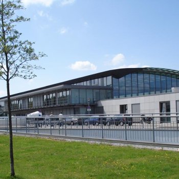 As nossas obras: Aeroporto de Dortmund | Granito Branco Micaela, Granito Negro Angola